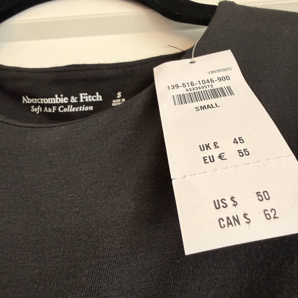 Abercrombie & Fitch Men's Dark Gray Tee